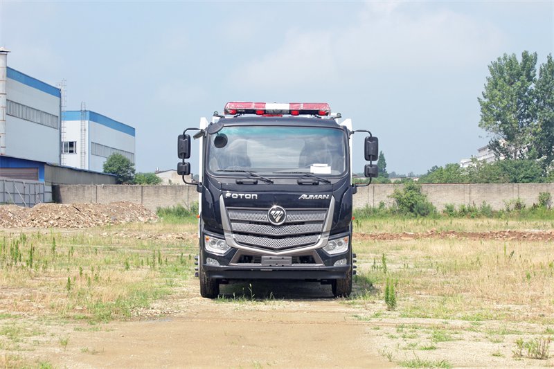 🚒 消防车大揭秘：城市里的"红色守护神"到底有多硬核？